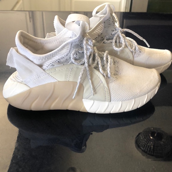 Adidas athletic shoes - Picture 4 of 7